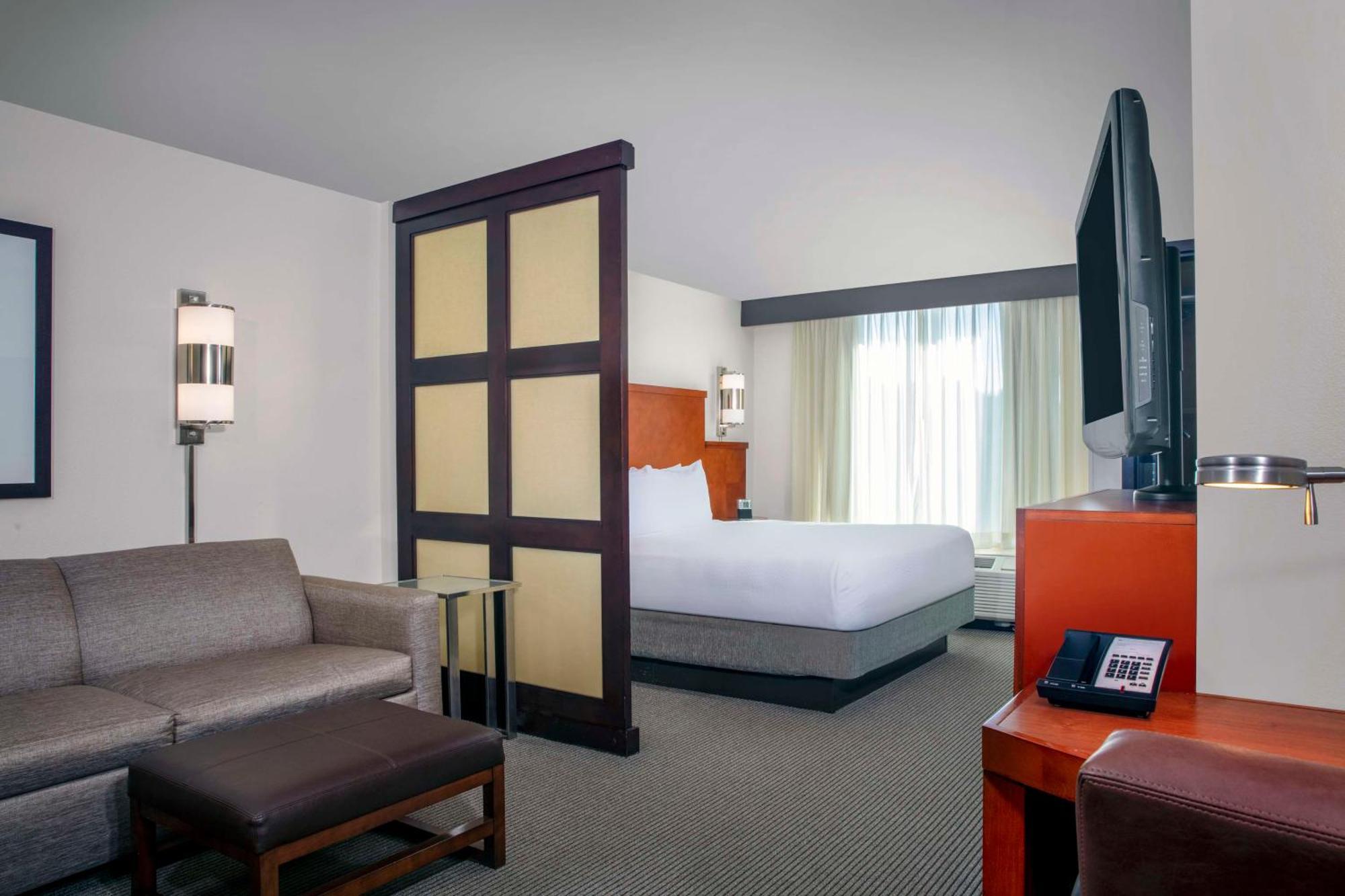 Hyatt Place Raleigh Cary Bagian luar foto