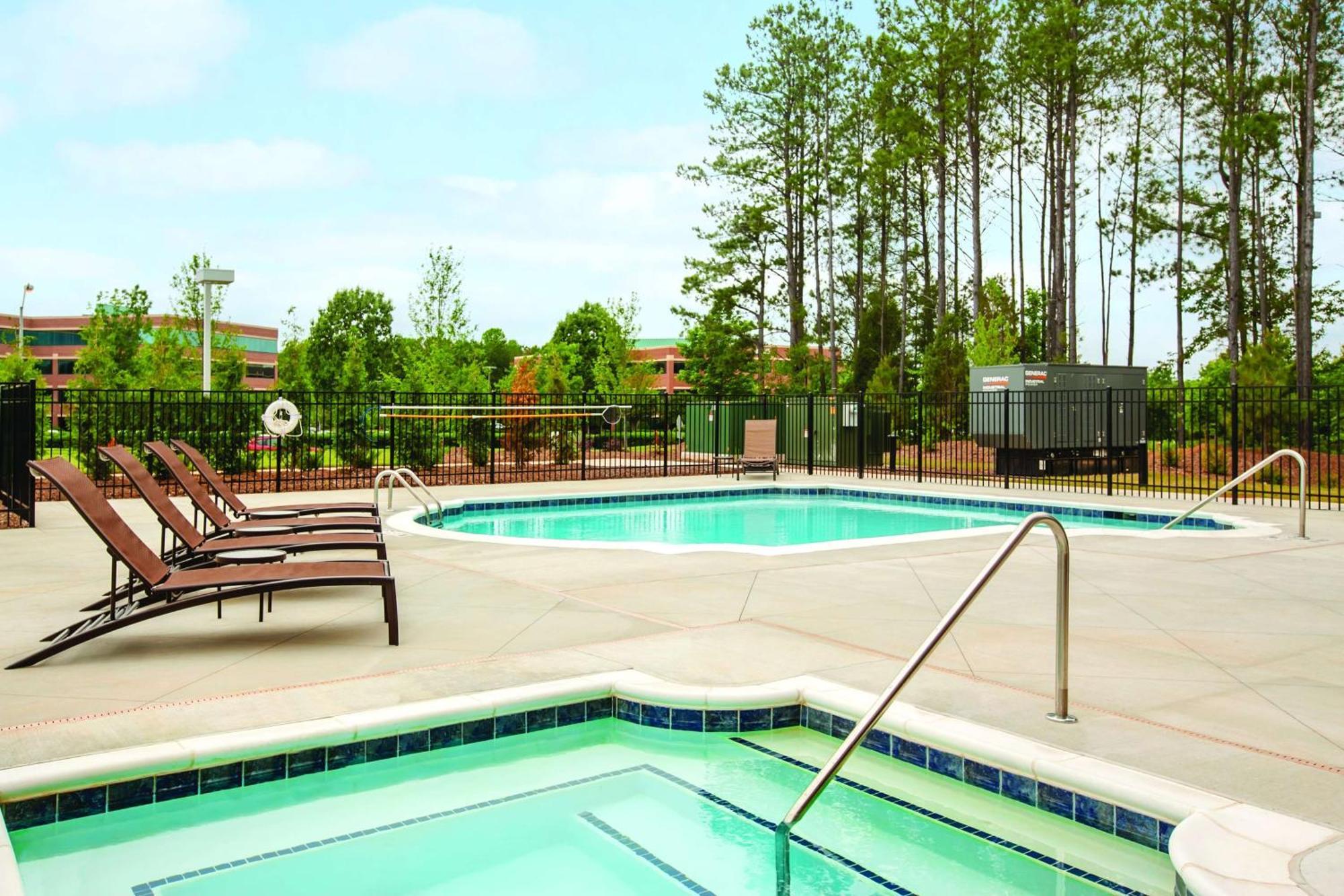 Hyatt Place Raleigh Cary Bagian luar foto